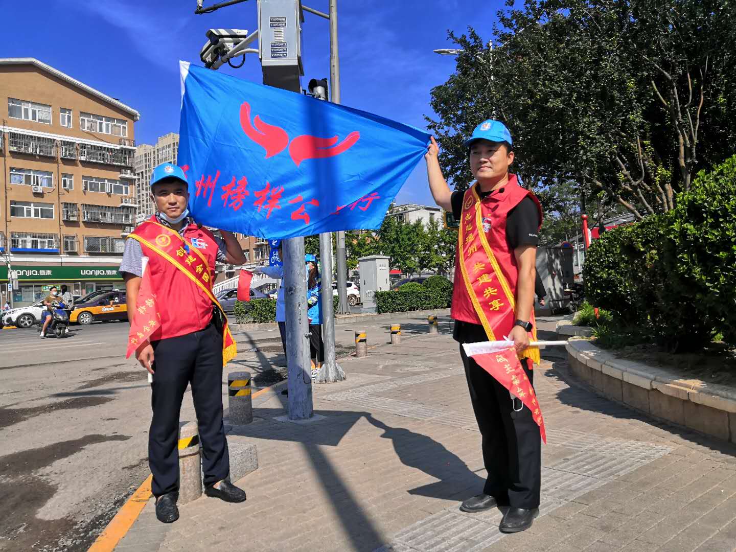 <strong>欧美男人女人在线</strong>